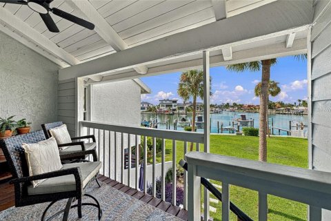 Condo in Tierra Verde, Florida, 3 bedrooms  № 2386120 - photo 12