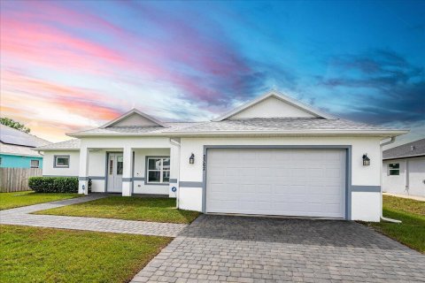 House in Port St. Lucie, Florida 4 bedrooms, 189.15 sq.m. № 2249778