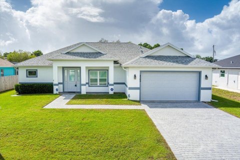 House in Port St. Lucie, Florida 4 bedrooms, 189.15 sq.m. № 2249778 - photo 2