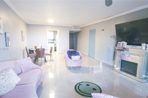 Copropriété à vendre à Lauderhill, Floride: 2 chambres, 144.93 m2 № 1934819 - photo 9