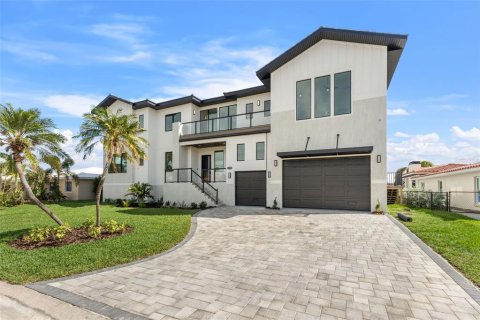 Villa ou maison à vendre à Saint Petersburg, Floride: 5 chambres, 521.65 m2 № 1439380 - photo 2