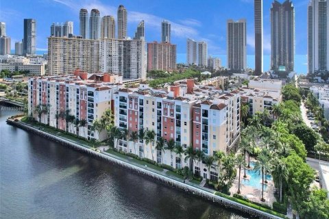 Condo in Sunny Isles Beach, Florida, 3 bedrooms  № 1818677 - photo 2