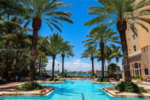 Condo in Sunny Isles Beach, Florida, 3 bedrooms  № 1818677 - photo 3