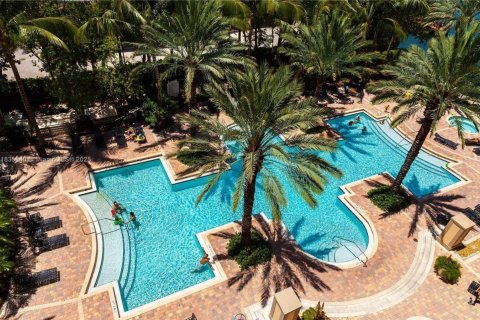 Condo in Sunny Isles Beach, Florida, 3 bedrooms  № 1818677 - photo 12