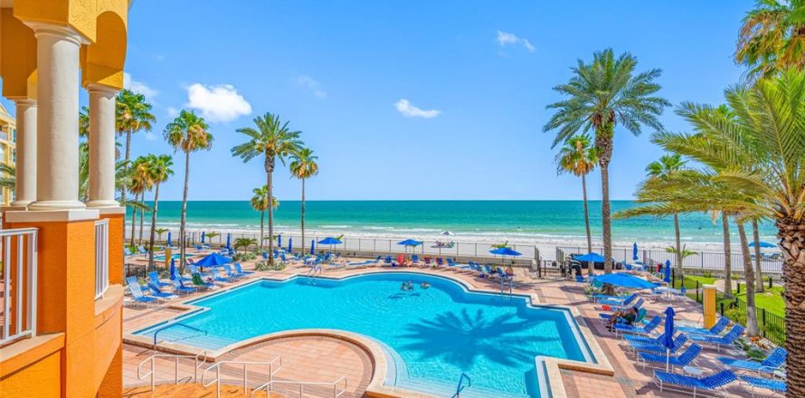Condominio en North Redington Beach, Florida, 2 dormitorios № 2207548