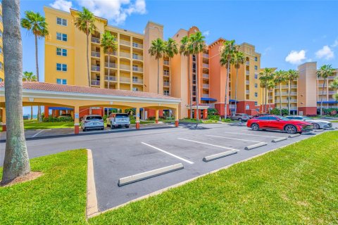 Condominio en venta en North Redington Beach, Florida, 2 dormitorios, 124.49 m2 № 2207548 - foto 2