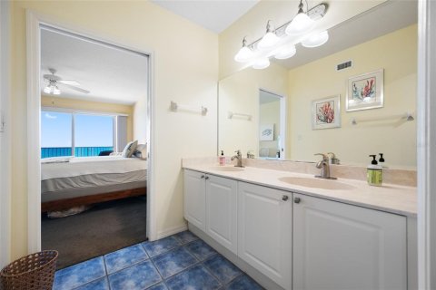 Condominio en venta en North Redington Beach, Florida, 2 dormitorios, 124.49 m2 № 2207548 - foto 17