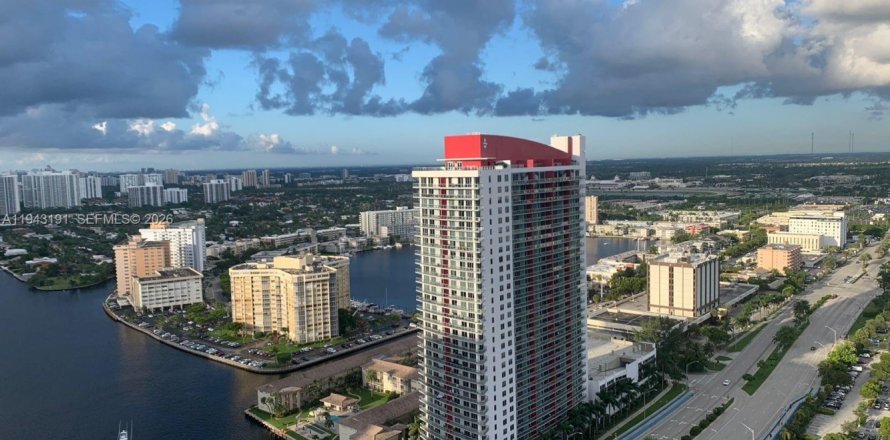 Condominio en Hollywood, Florida, 3 dormitorios  № 2152780