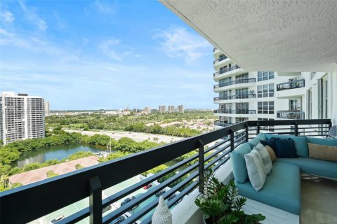 Condominio en venta en Aventura, Florida, 3 dormitorios, 159.23 m2 № 1962281 - foto 18