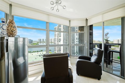 Condominio en venta en Aventura, Florida, 3 dormitorios, 159.23 m2 № 1962281 - foto 5
