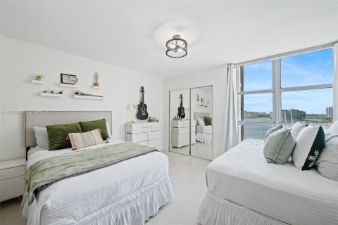 Condominio en venta en Aventura, Florida, 3 dormitorios, 159.23 m2 № 1962281 - foto 2