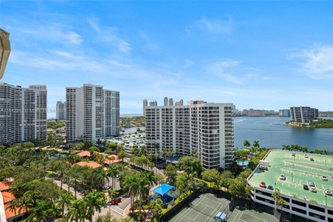 Condominio en venta en Aventura, Florida, 3 dormitorios, 159.23 m2 № 1962281 - foto 23