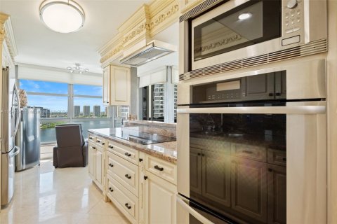 Condominio en venta en Aventura, Florida, 3 dormitorios, 159.23 m2 № 1962281 - foto 12