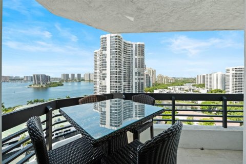 Condominio en venta en Aventura, Florida, 3 dormitorios, 159.23 m2 № 1962281 - foto 6