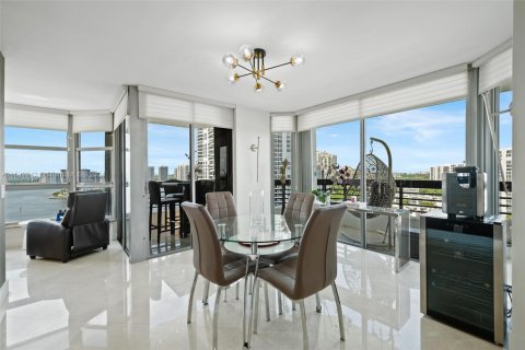 Condominio en venta en Aventura, Florida, 3 dormitorios, 159.23 m2 № 1962281 - foto 9