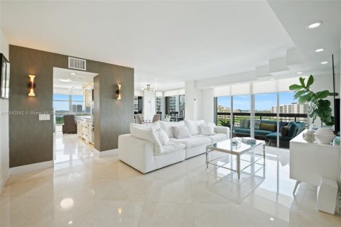 Condominio en venta en Aventura, Florida, 3 dormitorios, 159.23 m2 № 1962281 - foto 15