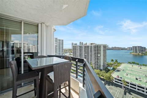 Condominio en venta en Aventura, Florida, 3 dormitorios, 159.23 m2 № 1962281 - foto 10