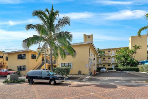 Condominio en venta en Hollywood, Florida, 24.34 m2 № 2029732 - foto 28