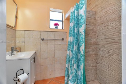 Condo in Hollywood, Florida  № 2029732 - photo 21