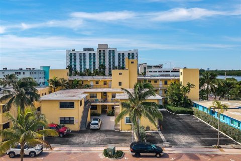 Condominio en venta en Hollywood, Florida, 24.34 m2 № 2029732 - foto 27