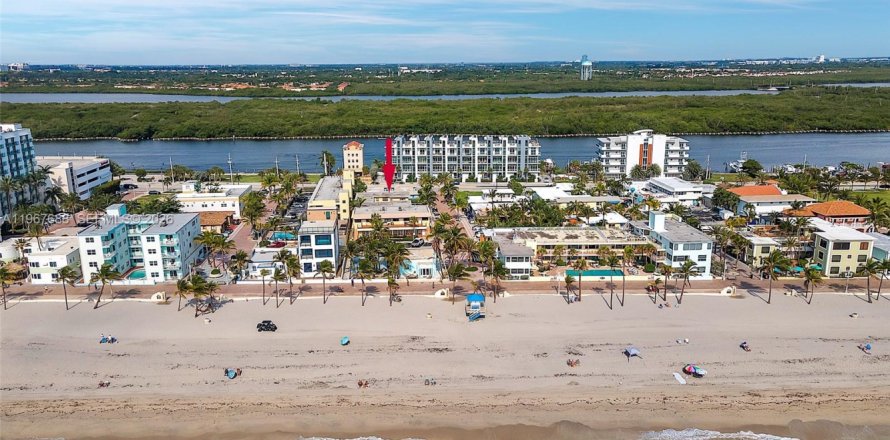 Studio in the Condo in Hollywood, Florida  № 2029732