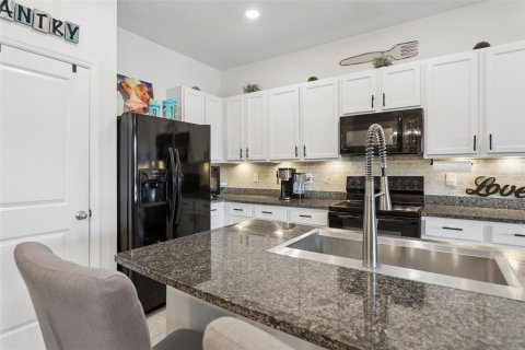 Touwnhouse à vendre à Odessa, Floride: 3 chambres, 155.43 m2 № 2416329 - photo 10