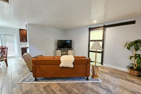 Casa en venta en Winter Springs, Florida, 4 dormitorios, 124.86 m2 № 2267027 - foto 5