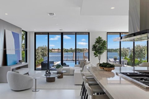 Villa ou maison à vendre à Miami Beach, Floride: 5 chambres, 333.24 m2 № 1922933 - photo 5