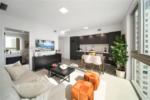 Condominio en venta en Miami, Florida, 2 dormitorios, 60.11 m2 № 1861381 - foto 2