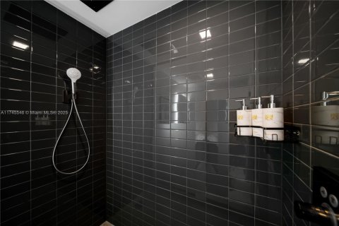 Condominio en venta en Miami, Florida, 2 dormitorios, 60.11 m2 № 1861381 - foto 16