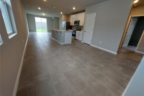 Villa ou maison à louer à Zephyrhills, Floride: 3 chambres, 137.77 m2 № 2107489 - photo 2
