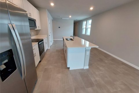 Villa ou maison à louer à Zephyrhills, Floride: 3 chambres, 137.77 m2 № 2107489 - photo 3