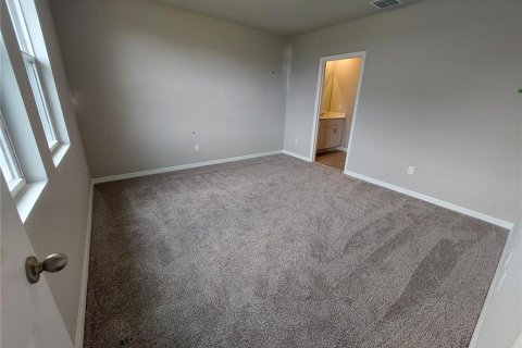 Villa ou maison à louer à Zephyrhills, Floride: 3 chambres, 137.77 m2 № 2107489 - photo 4