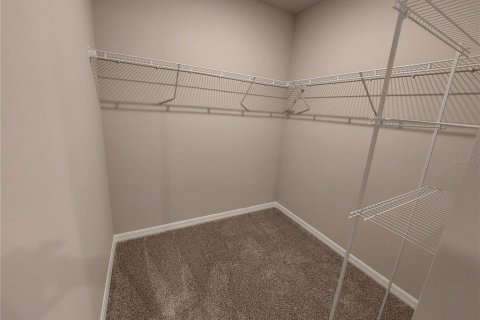 Villa ou maison à louer à Zephyrhills, Floride: 3 chambres, 137.77 m2 № 2107489 - photo 5