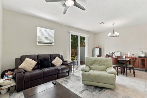 Touwnhouse à vendre à Kissimmee, Floride: 3 chambres, 166.95 m2 № 2415219 - photo 16