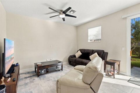 Touwnhouse à vendre à Kissimmee, Floride: 3 chambres, 166.95 m2 № 2415219 - photo 15