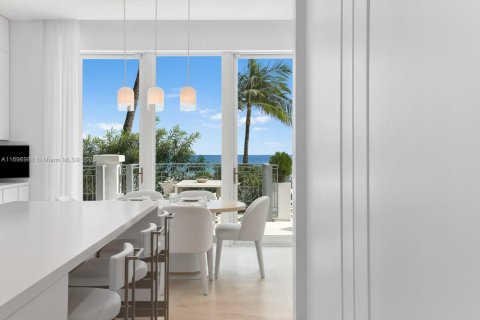 Copropriété à vendre à Miami Beach, Floride: 4 chambres, 528.15 m2 № 1935701 - photo 10