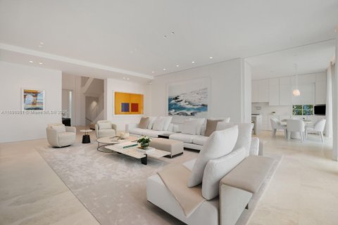 Copropriété à vendre à Miami Beach, Floride: 4 chambres, 528.15 m2 № 1935701 - photo 5