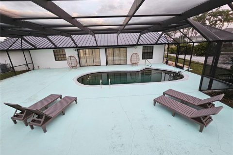 House in Punta Gorda, Florida 3 bedrooms, 160.81 sq.m. № 2427557 - photo 24
