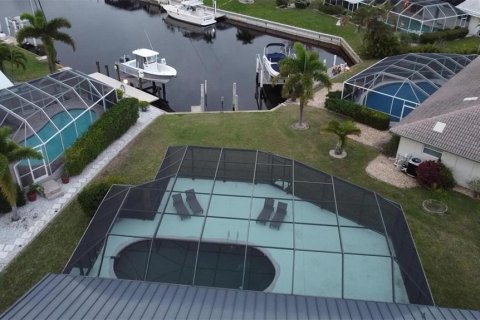 House in Punta Gorda, Florida 3 bedrooms, 160.81 sq.m. № 2427557 - photo 12