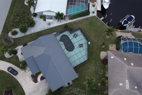 House in Punta Gorda, Florida 3 bedrooms, 160.81 sq.m. № 2427557 - photo 11