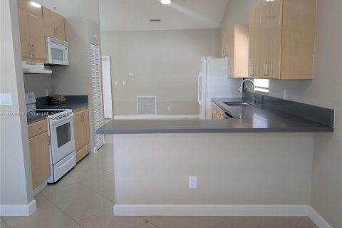 Casa en alquiler en Dania Beach, Florida, 3 dormitorios, 210.33 m2 № 1953445 - foto 6