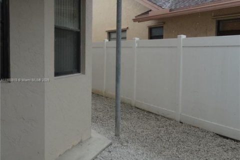 Casa en alquiler en Dania Beach, Florida, 3 dormitorios, 210.33 m2 № 1953445 - foto 28
