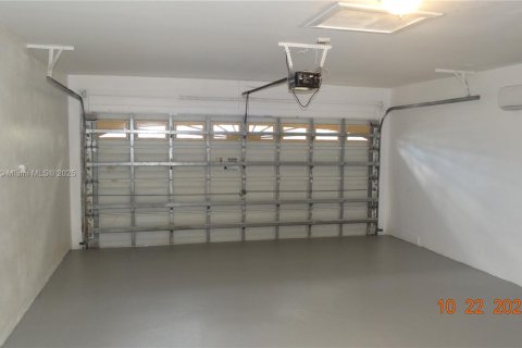 Casa en alquiler en Dania Beach, Florida, 3 dormitorios, 210.33 m2 № 1953445 - foto 26