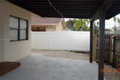 Casa en alquiler en Dania Beach, Florida, 3 dormitorios, 210.33 m2 № 1953445 - foto 27