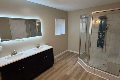 Casa en alquiler en Dania Beach, Florida, 3 dormitorios, 210.33 m2 № 1953445 - foto 17