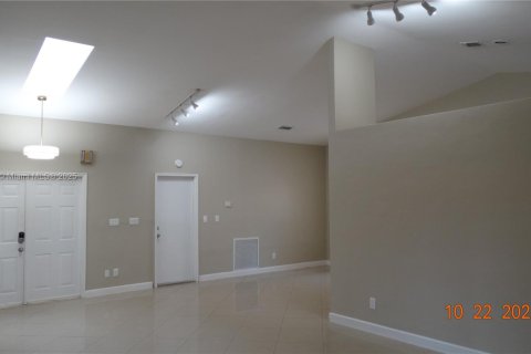 Casa en alquiler en Dania Beach, Florida, 3 dormitorios, 210.33 m2 № 1953445 - foto 9