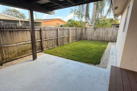 Casa en alquiler en Dania Beach, Florida, 3 dormitorios, 210.33 m2 № 1953445 - foto 13