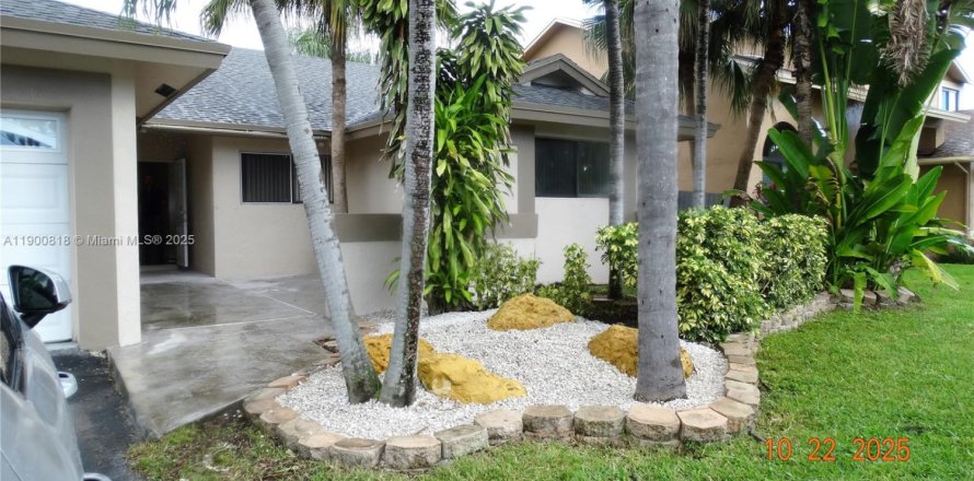 Casa en Dania Beach, Florida 3 dormitorios, 210.33 m2 № 1953445