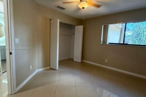 Casa en alquiler en Dania Beach, Florida, 3 dormitorios, 210.33 m2 № 1953445 - foto 22